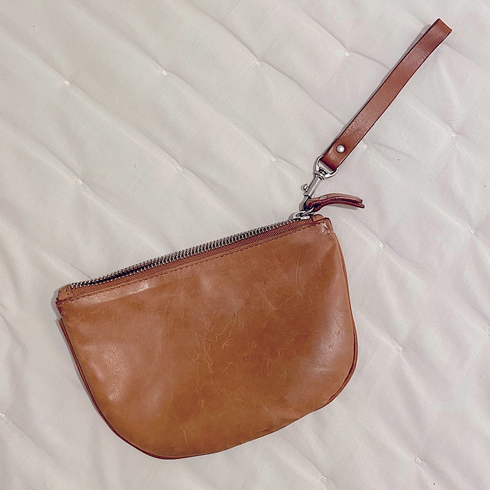 Duluth Trading Leather Half Moon Wristlet
